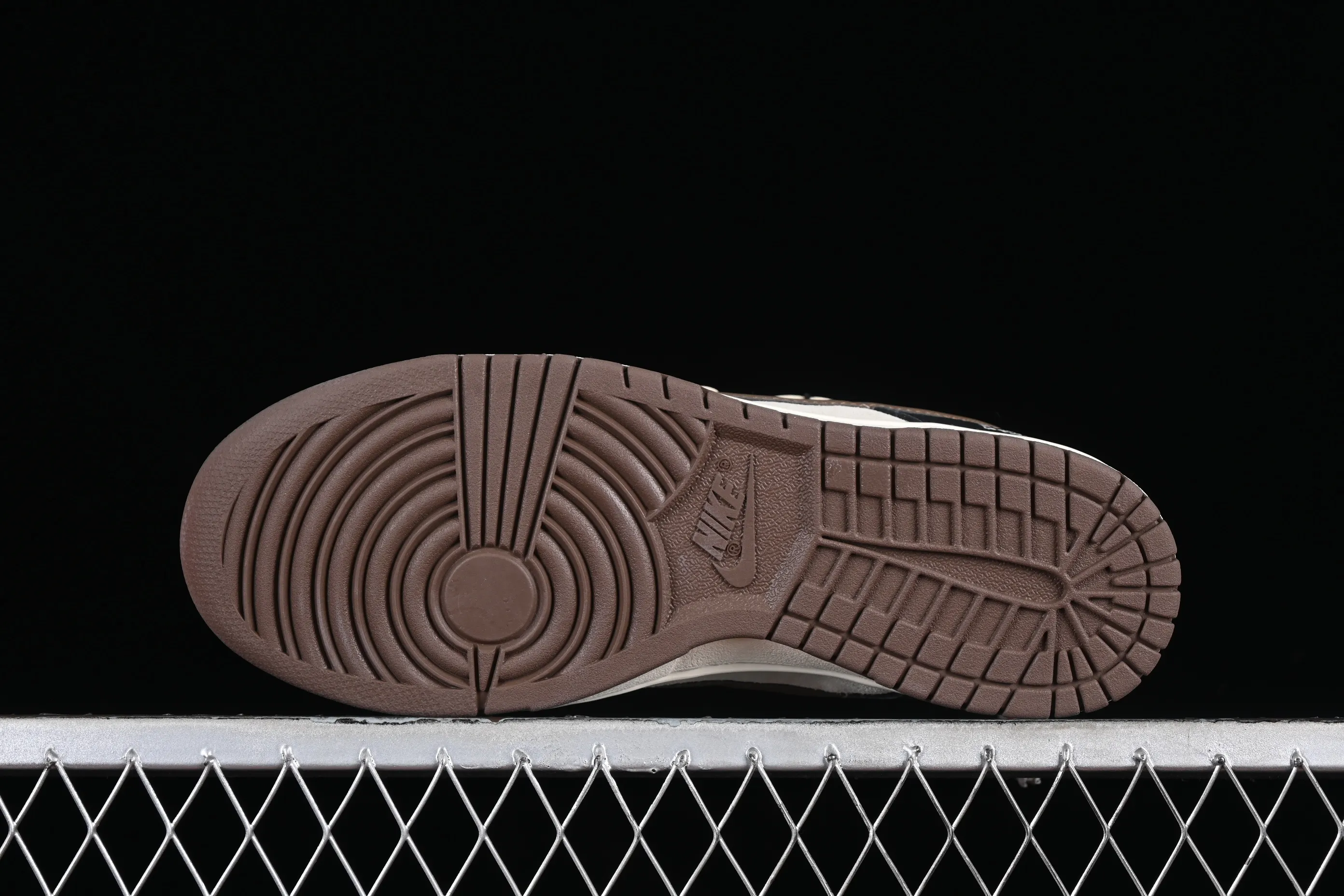 All categories Nk SB Dunk series Nk SB Dunk Low low-top sneakers Nk Dunk Low "Mars Stone" black paper puppet Mocha brown SB strap low-top casual sneakers DR9704-200